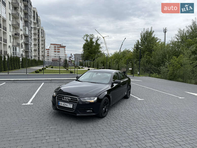 Седан Audi A4 2013 в Киеве