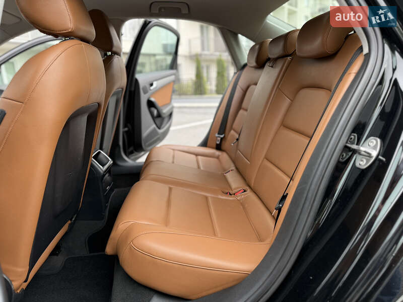 Седан Audi A4 2013 в Киеве