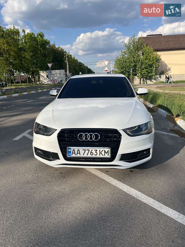 Седан Audi A4 2014 в 