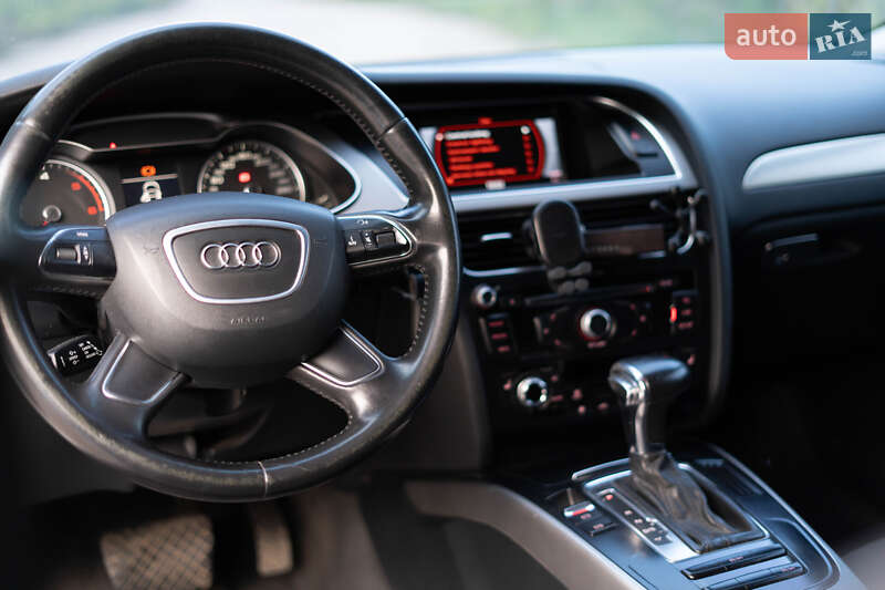 Универсал Audi A4 2012 в Новояворовске