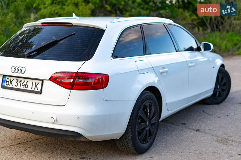 Универсал Audi A4 2012 в Новояворовске