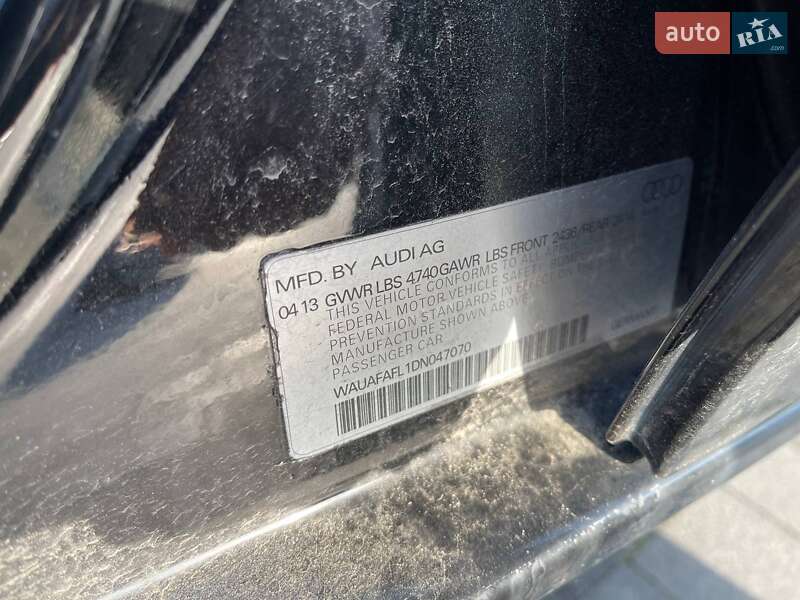 Седан Audi A4 2013 в Львові