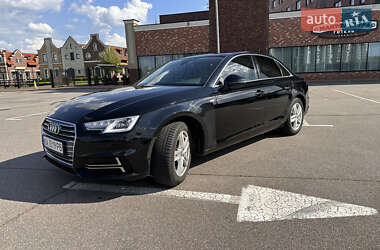 Седан Audi A4 2018 в 
