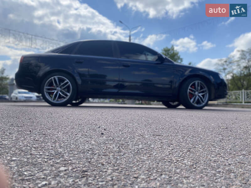 Седан Audi A4 2005 в Коростене