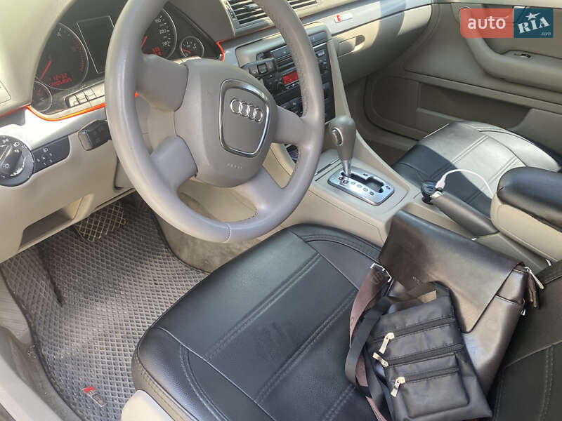 Седан Audi A4 2005 в Коростене
