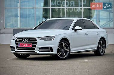 Седан Audi A4 2017 в 