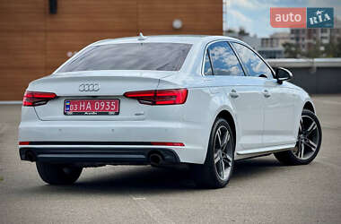 Седан Audi A4 2017 в 