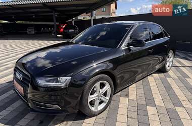 Седан Audi A4 2013 в Львові