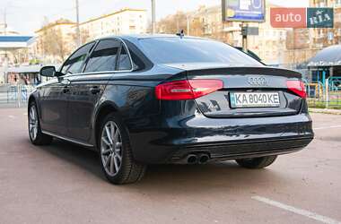 Седан Audi A4 2015 в 