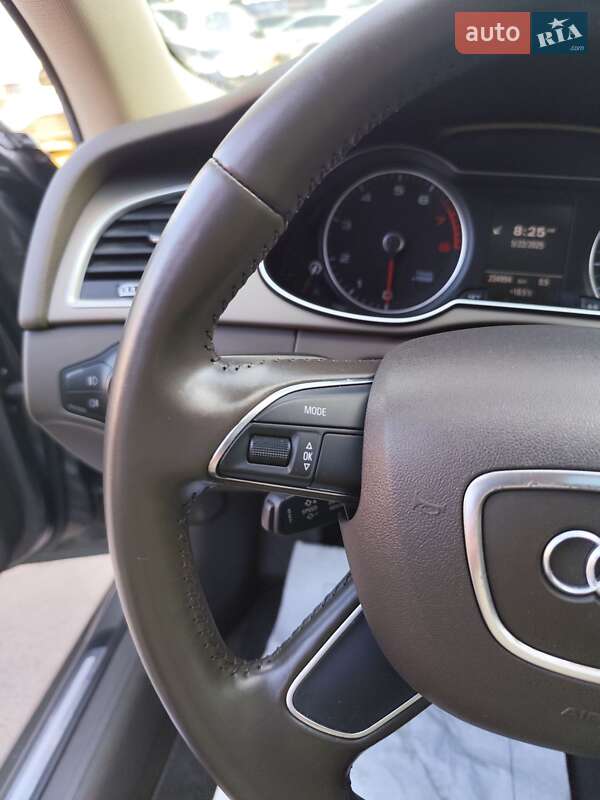 Седан Audi A4 2014 в Чернигове