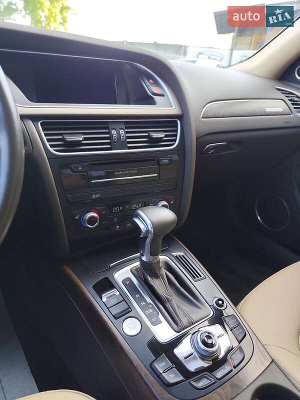 Седан Audi A4 2014 в Чернигове