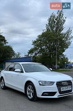 Седан Audi A4 2013 в 