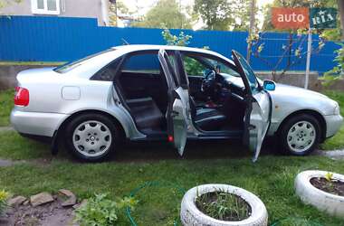 Седан Audi A4 1999 в 