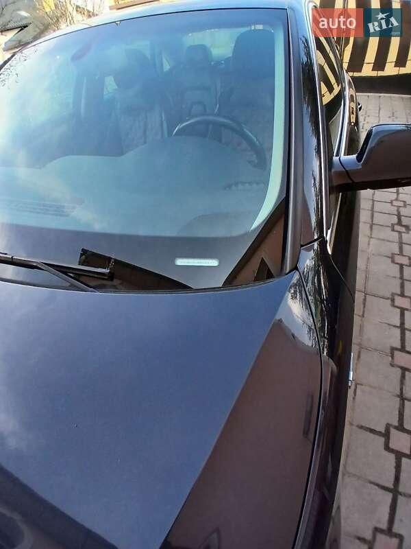Седан Audi A4 2014 в Львові