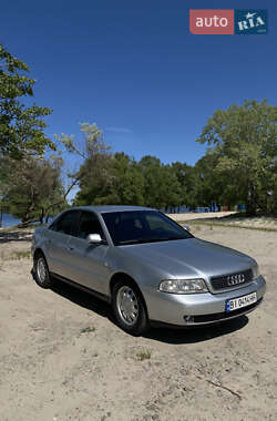 Седан Audi A4 2000 в 