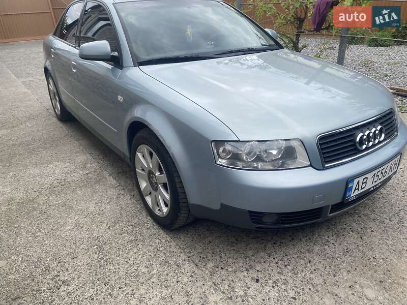 Седан Audi A4 2002 в Гайсине