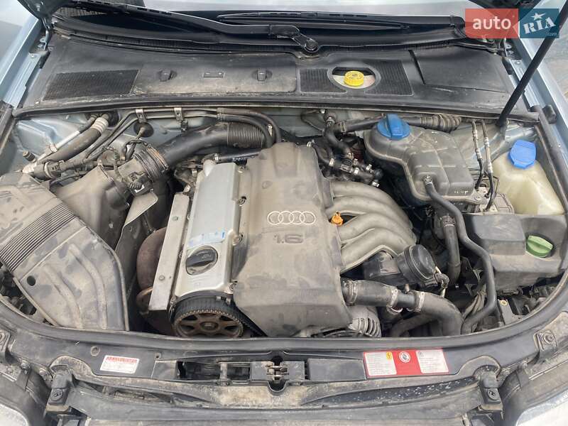 Седан Audi A4 2002 в Гайсине
