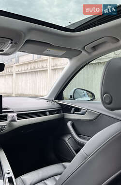 Седан Audi A4 2020 в 