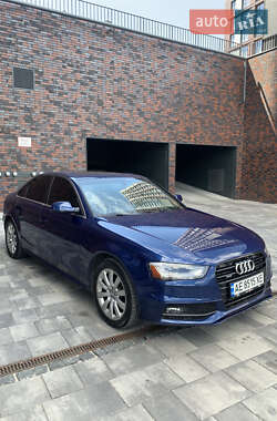 Седан Audi A4 2014 в 