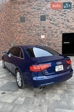 Седан Audi A4 2014 в 