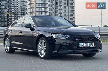 Седан Audi A4 2023 в 
