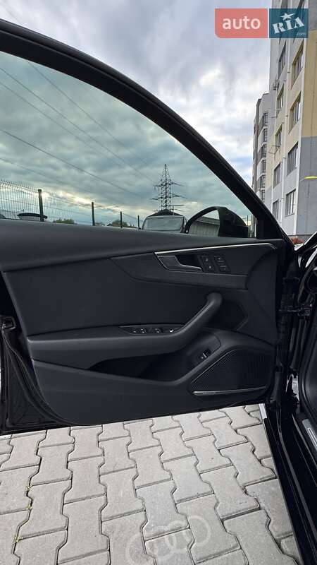 Седан Audi A4 2016 в Ивано-Франковске