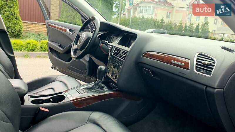 Седан Audi A4 2010 в Киеве