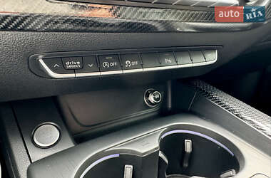 Седан Audi A4 2016 в 