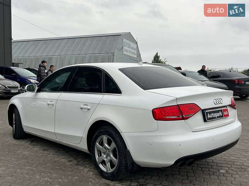 Седан Audi A4 2010 в Львове