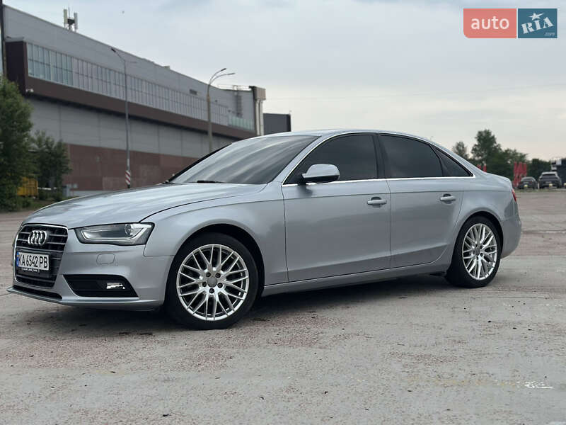 Седан Audi A4 2014 в Киеве
