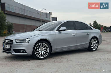 Седан Audi A4 2014 в 