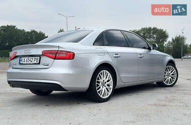 Седан Audi A4 2014 в 