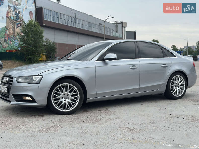 Седан Audi A4 2014 в Киеве
