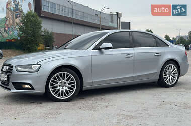 Седан Audi A4 2014 в 