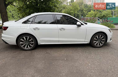 Седан Audi A4 2020 в 