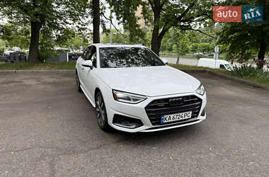 Седан Audi A4 2020 в 
