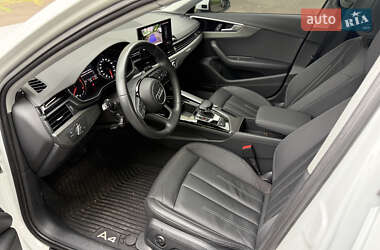 Седан Audi A4 2020 в 