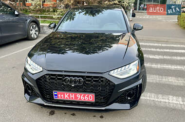 Седан Audi A4 2022 в 