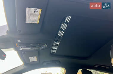 Седан Audi A4 2022 в 