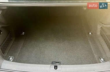 Седан Audi A4 2022 в 