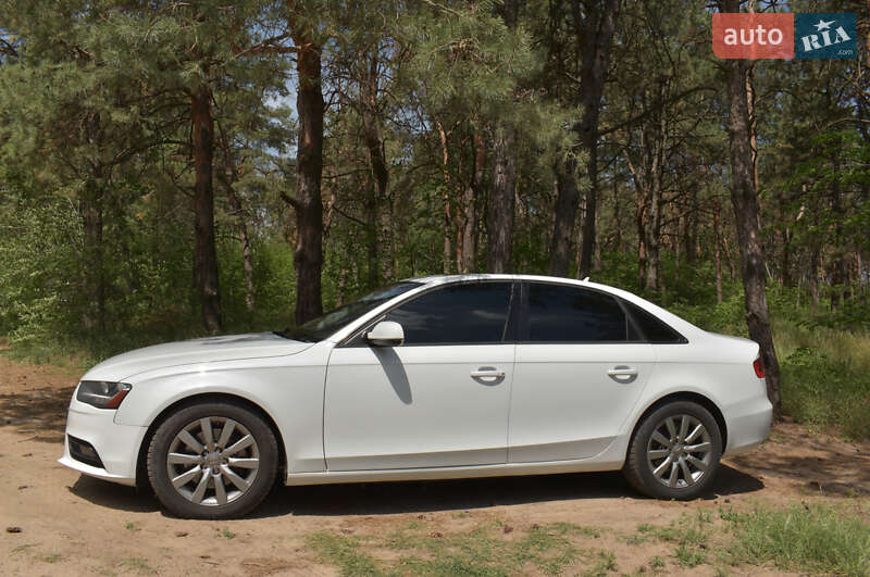 Седан Audi A4 2014 в Запорожье