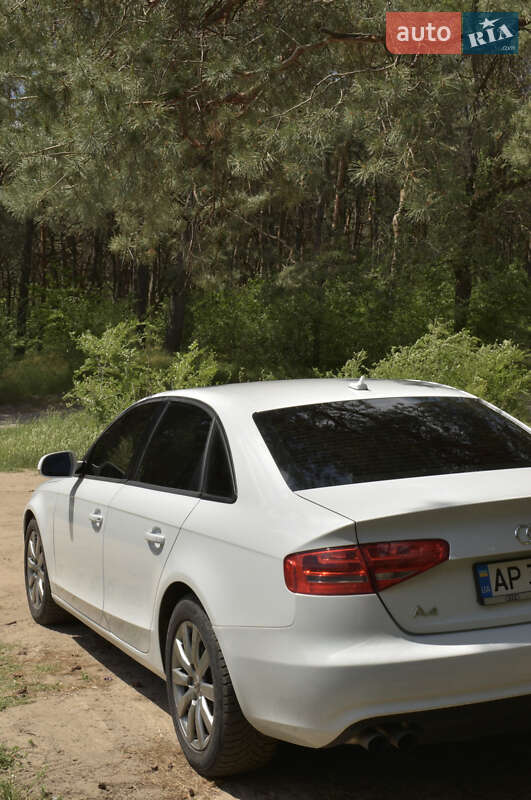Седан Audi A4 2014 в Запорожье