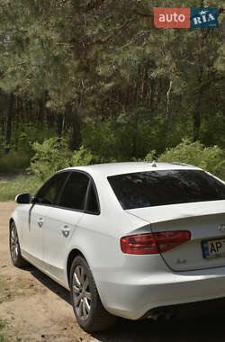 Седан Audi A4 2014 в 