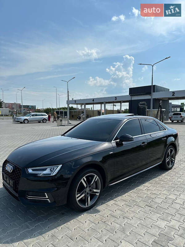 Седан Audi A4 2016 в Мукачево