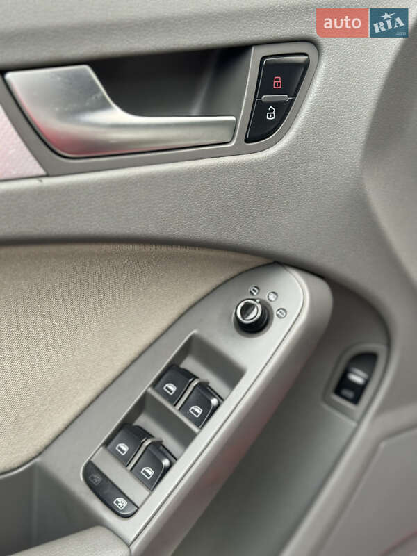 Седан Audi A4 2009 в Черновцах