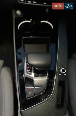Седан Audi A4 2023 в 