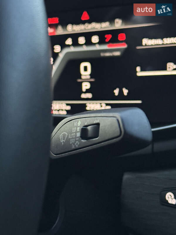 Седан Audi A4 2023 в Львове