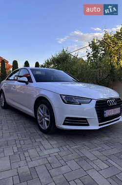 Седан Audi A4 2017 в 