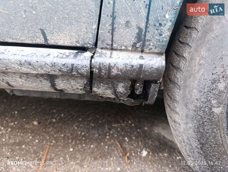 Седан Audi A4 1996 в Вольнянске