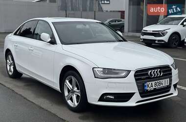 Седан Audi A4 2012 в Києві
